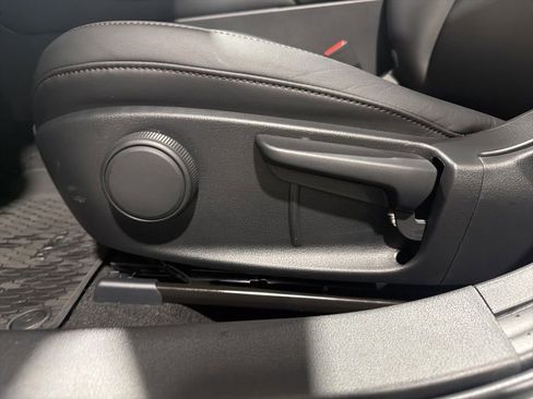 Used 2025 MAZDA MAZDA3 s image 22