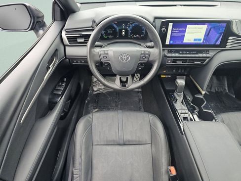 Used 2025 Toyota Camry XSE image 4