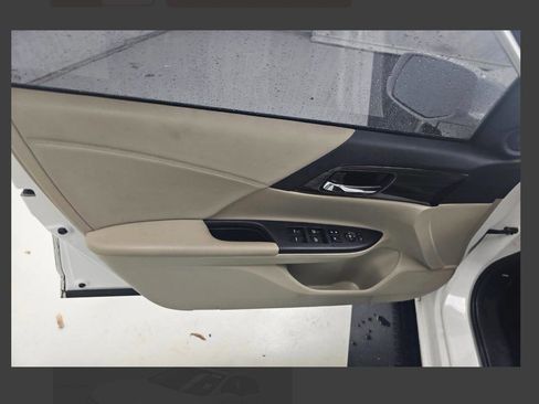 Used 2017 Honda Accord EX image 13