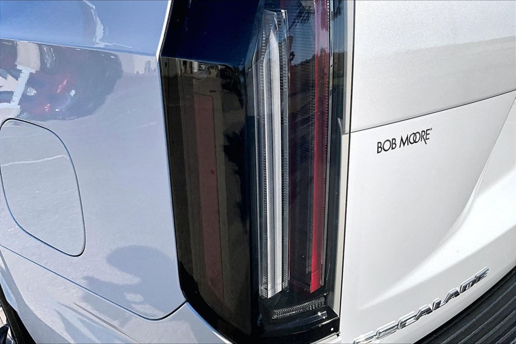 Certified 2025 Cadillac Escalade Premium Luxury Platinum w/ LPO, Floor Liner Package AWD/4WD image 33