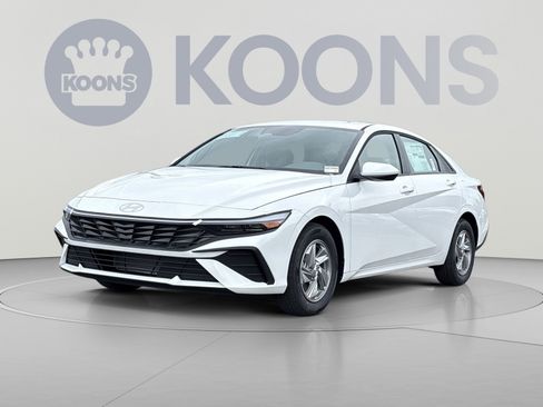 New 2026 Hyundai Elantra SE FWD image 1