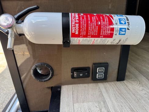 Used 2018 Mercedes-Benz Sprinter 3500 image 43