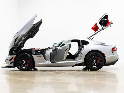 Used 2017 Dodge Viper ACR w/ Extreme Aero Package RWD image 8
