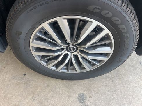 Used 2022 Nissan Armada SL RWD image 35