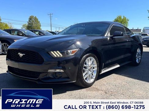 Used 2017 Ford Mustang Coupe RWD image 3