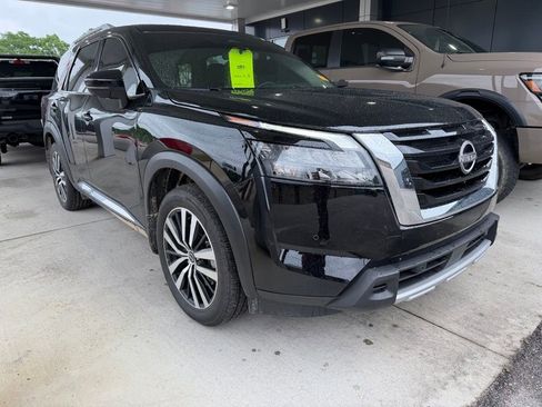 Used 2025 Nissan Pathfinder Platinum w/ Cargo Package FWD image 3