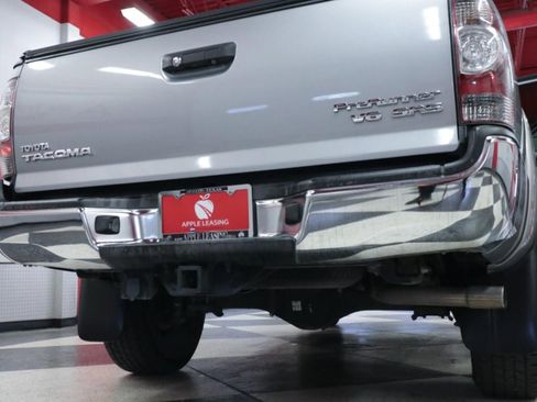 Used 2014 Toyota Tacoma PreRunner w/ SR5 Package image 25