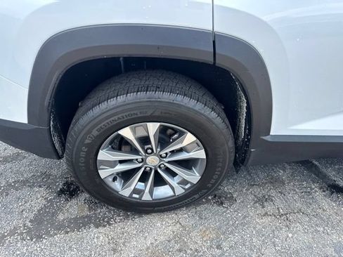 Used 2026 Chevrolet Equinox LT FWD image 35