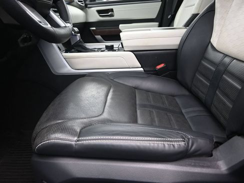 Used 2023 Toyota Sequoia Capstone AWD/4WD image 13