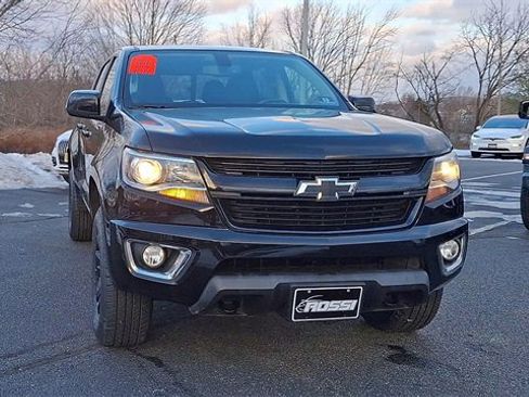 Certified 2019 Chevrolet Colorado Z71 w/ Z71 Midnight Edition image 3