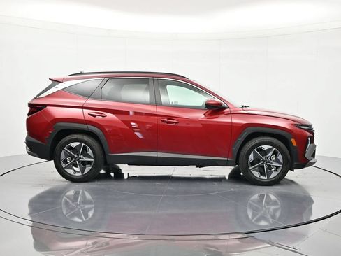 Used 2025 Hyundai Tucson SEL FWD image 4
