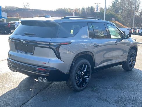 New 2026 Chevrolet Traverse RS w/ LPO, Floor Liner Package image 4