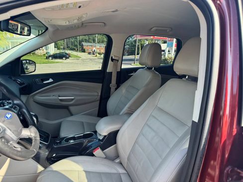 Used 2014 Ford Escape Titanium w/ Equipment Group 401A FWD image 22