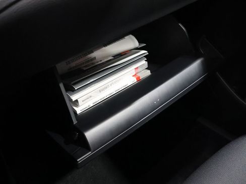 Used 2023 Toyota Corolla Cross LE w/ Moonroof Package image 33