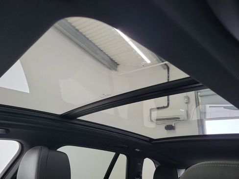 Used 2025 BMW X5 xDrive50e AWD/4WD image 19