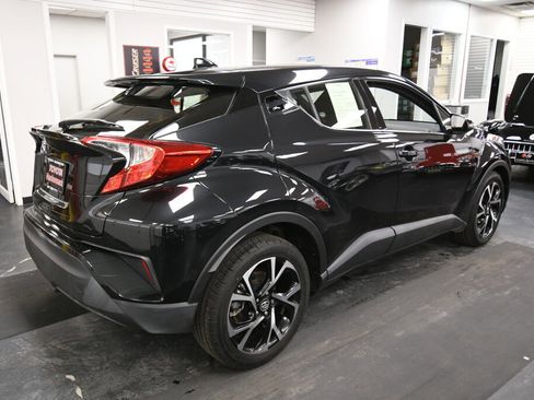 Used 2019 Toyota C-HR Limited image 7