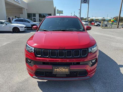 Used 2023 Jeep Compass Limited image 2