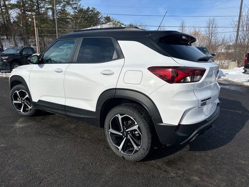 Used 2022 Chevrolet TrailBlazer RS w/ Technology Package image 3
