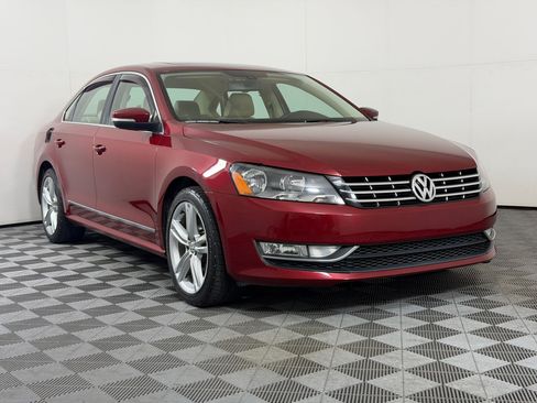 Used 2015 Volkswagen Passat TDI SEL Premium FWD image 7