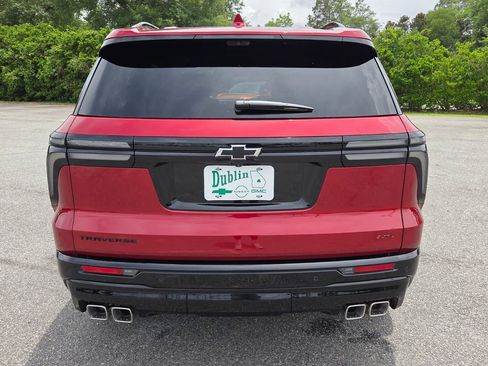 New 2026 Chevrolet Traverse RS w/ LPO, Floor Liner Package FWD image 9