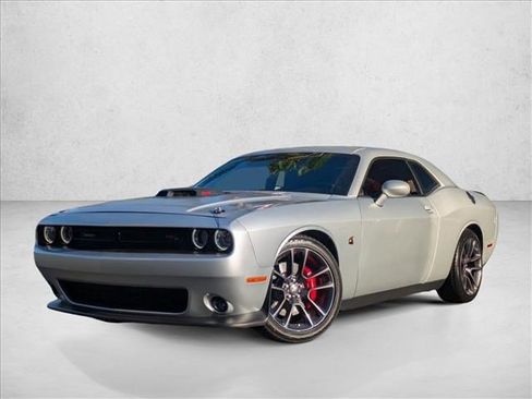 Used 2022 Dodge Challenger R/T Scat Pack w/ Shaker Package image 1