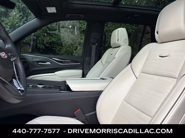 Certified 2023 Cadillac Escalade Sport w/ LPO, ONYX Package AWD/4WD image 30