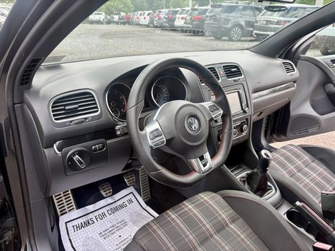 Used 2011 Volkswagen Golf 2-Door FWD image 14