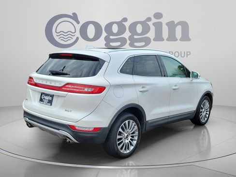 Used 2017 Lincoln MKC Reserve FWD image 5