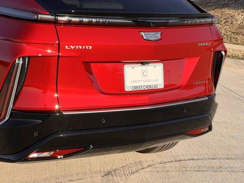 New 2026 Cadillac Lyriq Signature Luxury image 6