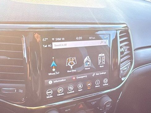 Used 2021 Jeep Grand Cherokee Limited image 19