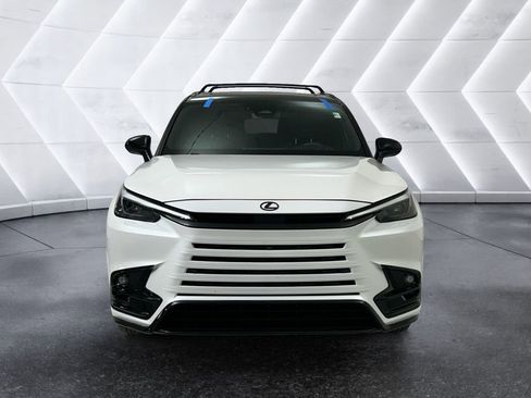 Used 2025 Lexus TX 500h AWD w/ Technology Package image 2