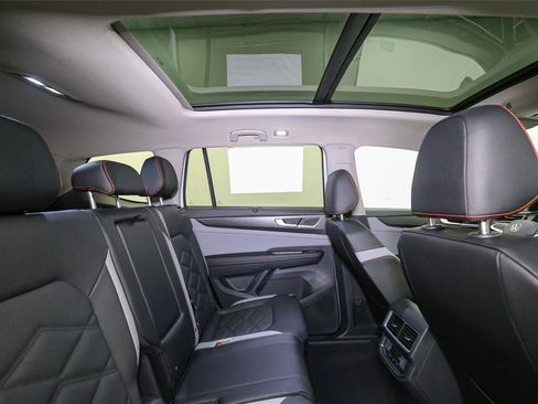 New 2026 Volkswagen Atlas Peak Edition image 19