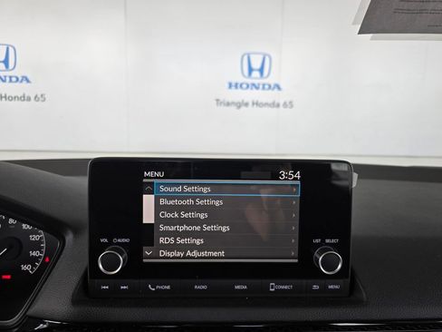 Used 2022 Honda Civic LX image 9