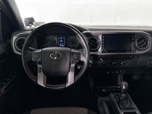 Used 2022 Toyota Tacoma TRD Off-Road AWD/4WD image 31