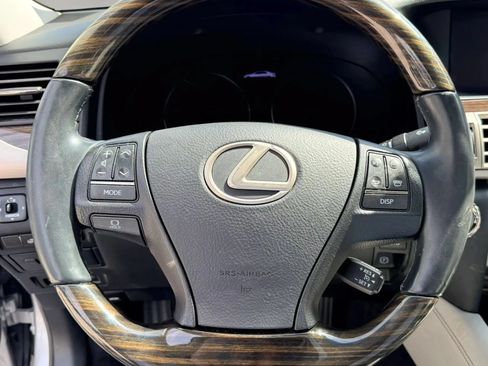 Used 2015 Lexus LS 460 w/ Comfort Package RWD image 11