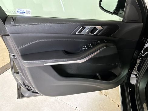 Used 2022 BMW X5 xDrive40i AWD/4WD image 9
