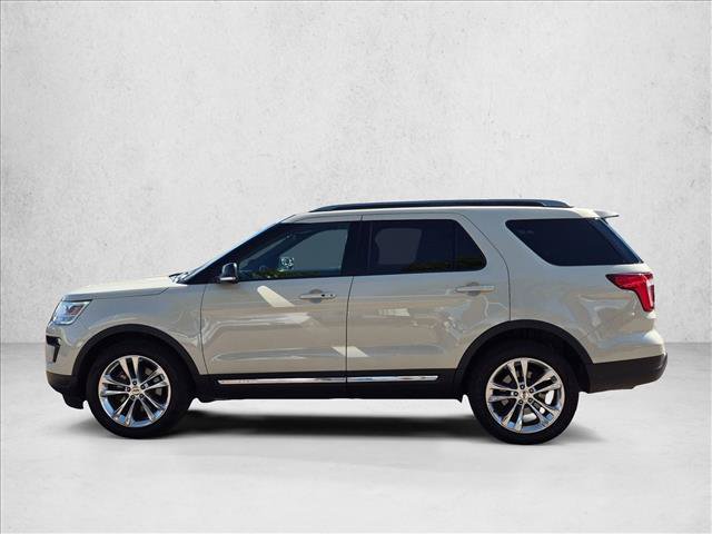 Used 2018 Ford Explorer XLT w/ Equipment Group 202A AWD/4WD image 9
