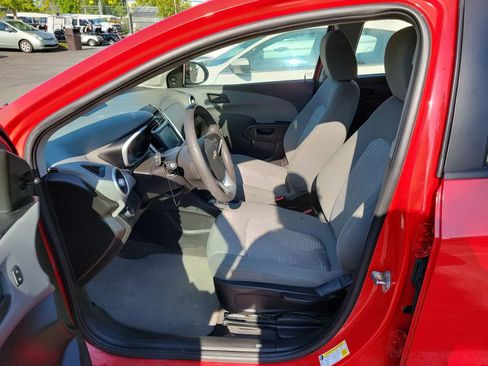 Used 2017 Chevrolet Sonic LS image 13