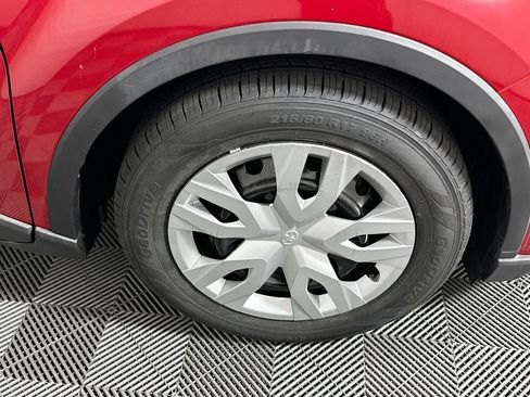 Used 2020 Toyota C-HR LE image 11