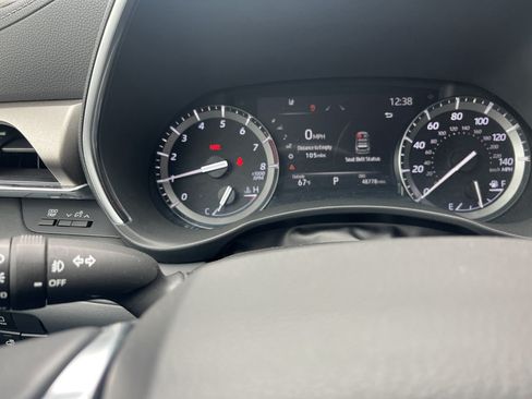 Used 2021 Toyota Highlander Limited AWD/4WD image 4