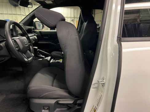 Used 2025 Toyota Tacoma SR image 34