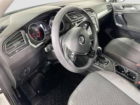 Used 2021 Volkswagen Tiguan S image 9