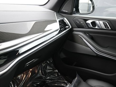 New 2026 BMW X5 M60i image 18