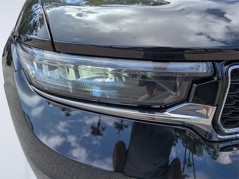 Used 2021 Jeep Grand Cherokee L Limited w/ Luxury Tech Group II image 9