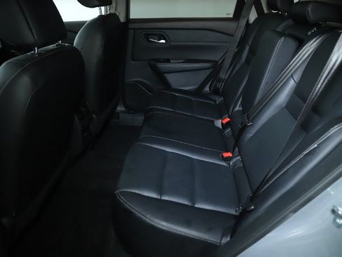 Used 2023 Nissan Rogue SL AWD/4WD image 14