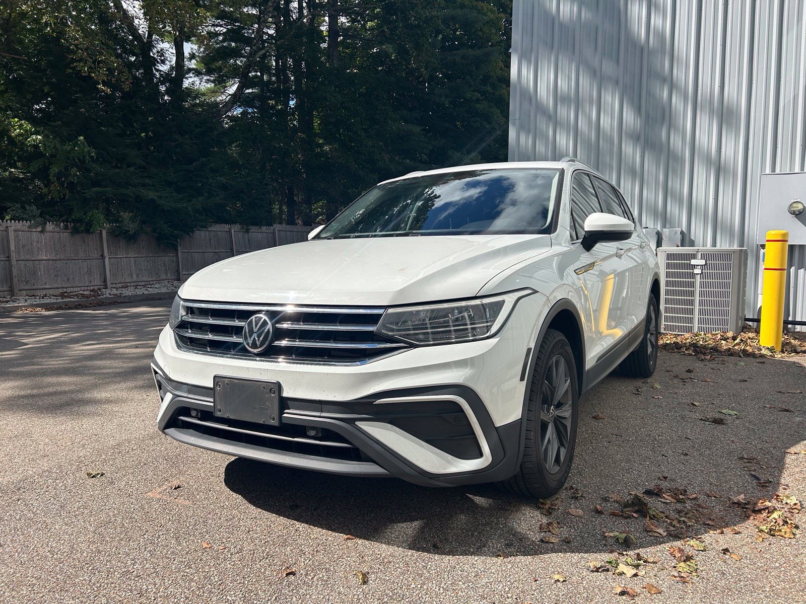 Used 2022 Volkswagen Tiguan SE AWD/4WD image 10