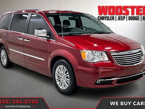 Used 2016 Chrysler Town & Country Touring-L image 1
