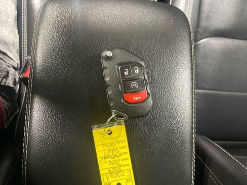 Certified 2023 Jeep Wrangler Sahara w/ Dual Top Group image 21