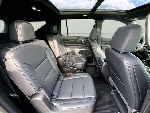 New 2026 Chevrolet Traverse LT w/ Sun and Wheel Package image 10