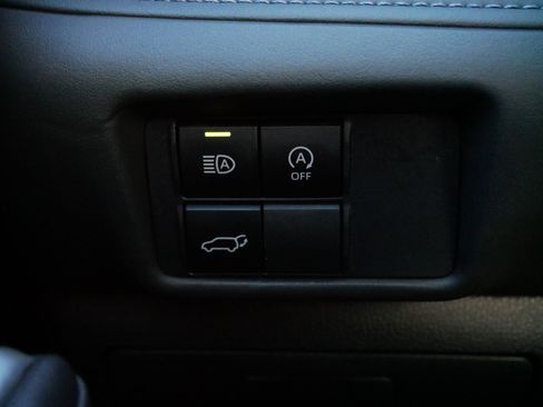 Certified 2024 Toyota Highlander XLE image 27